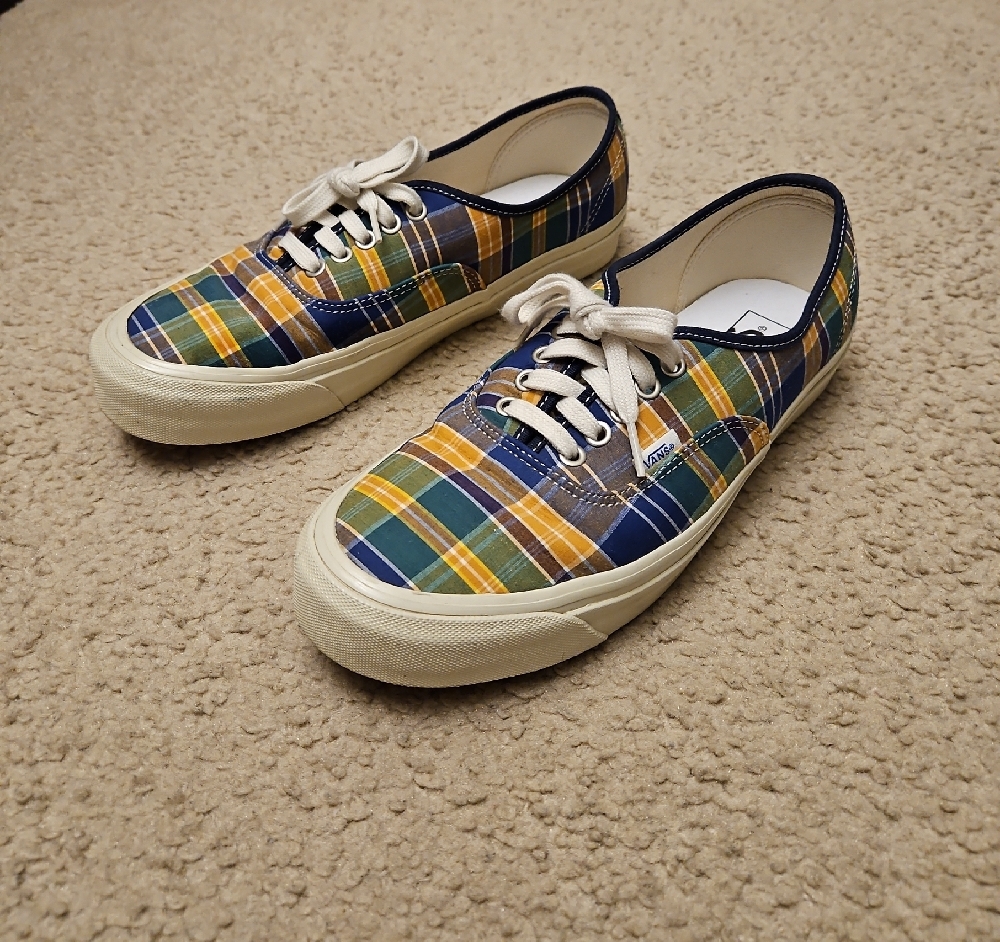 Vans Plaid Men's Sneakers - Picture 2 of 7